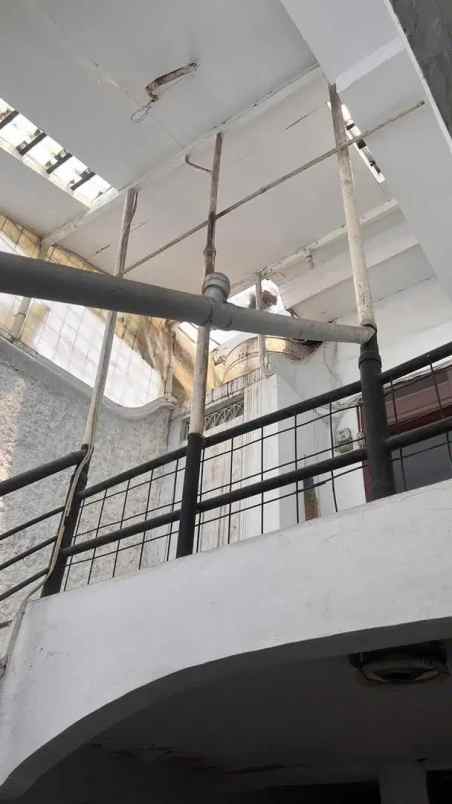 dijual rumah kemanggisan