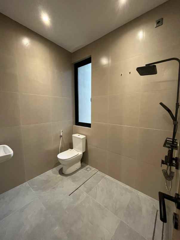 dijual rumah klampis semolo