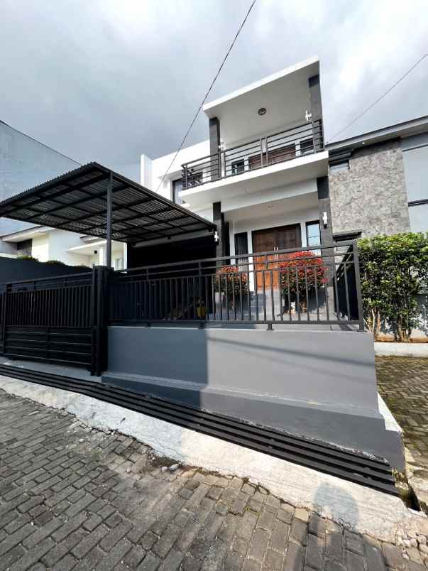 dijual rumah kolonel masturi parongpong