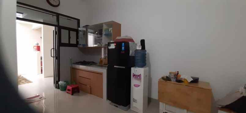 dijual rumah komplek antapani