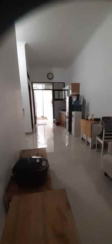 dijual rumah komplek antapani