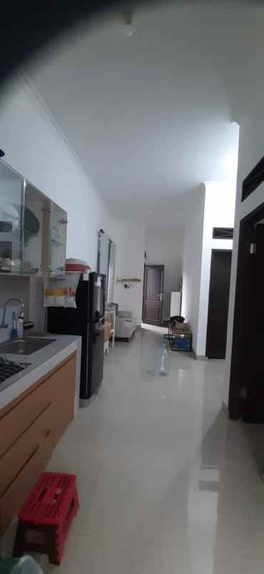 dijual rumah komplek antapani