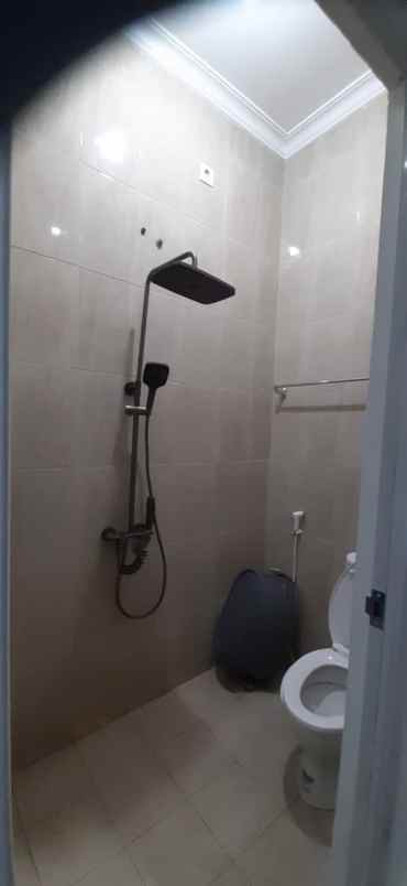 dijual rumah komplek antapani