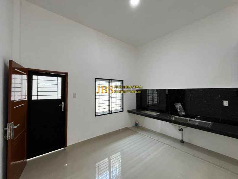 dijual rumah komplek bhayangkara