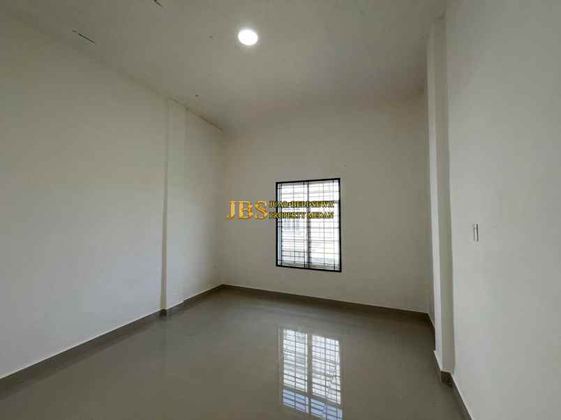 dijual rumah komplek bhayangkara