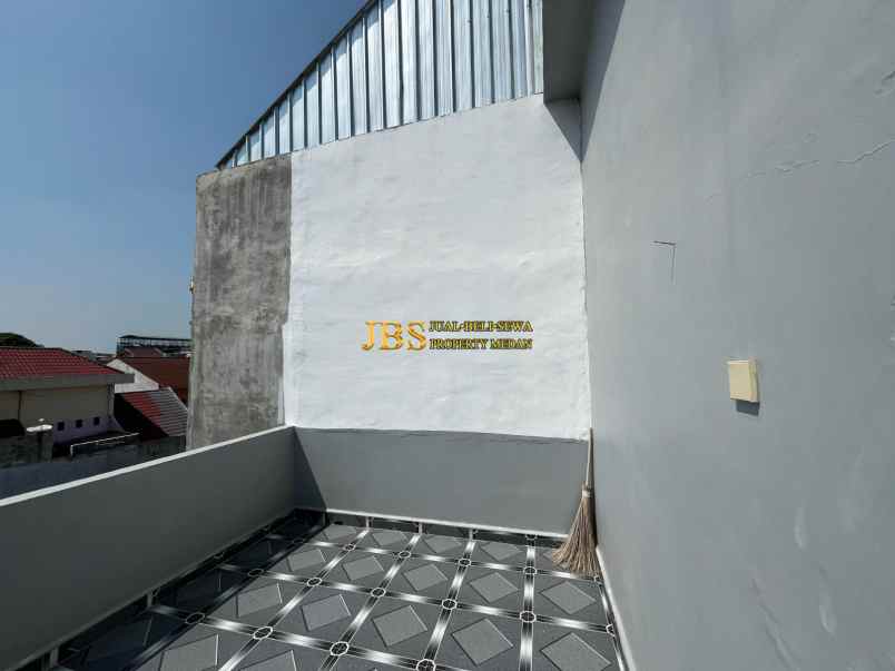 dijual rumah komplek bhayangkara