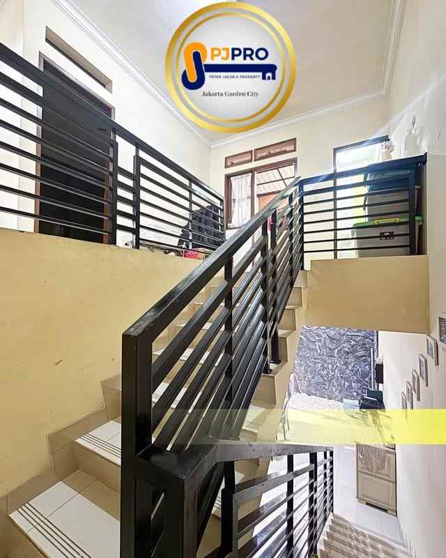 dijual rumah komplek billy moon