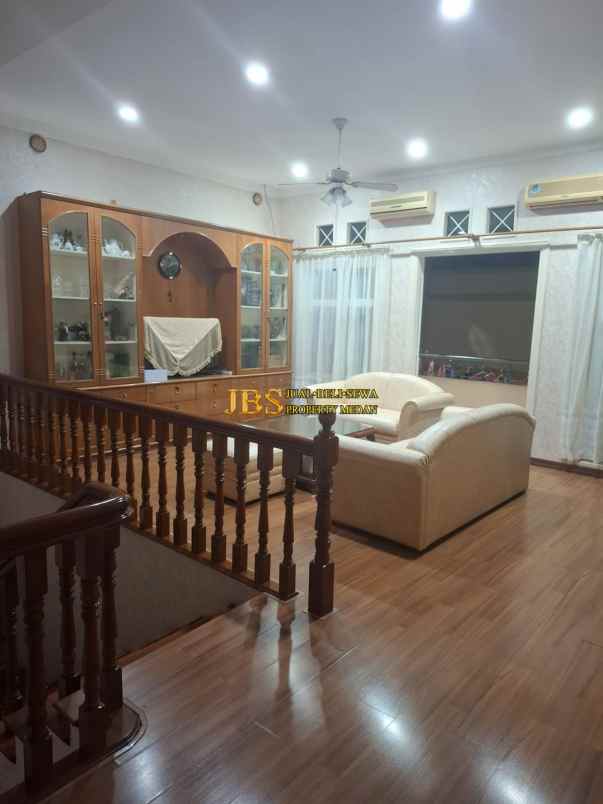 dijual rumah komplek cemara asri jalan