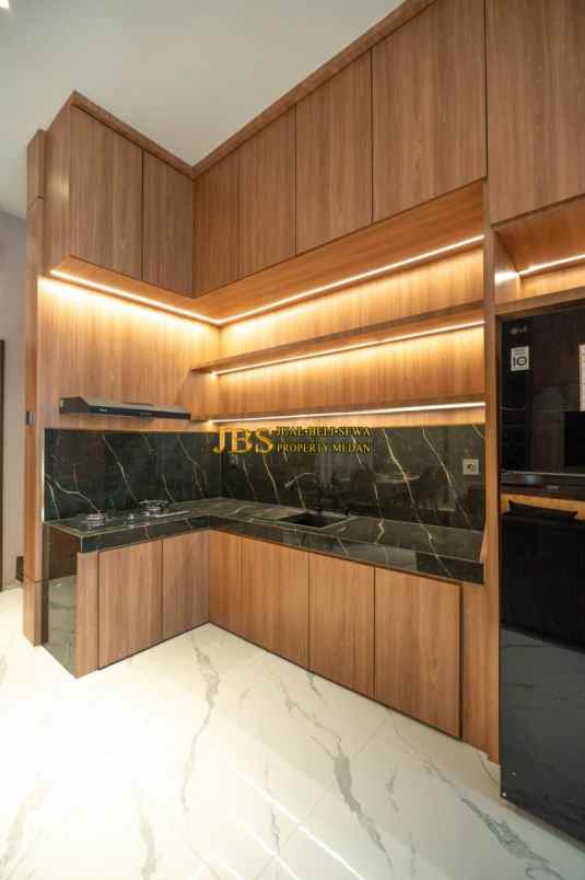 dijual rumah komplek cemara palace