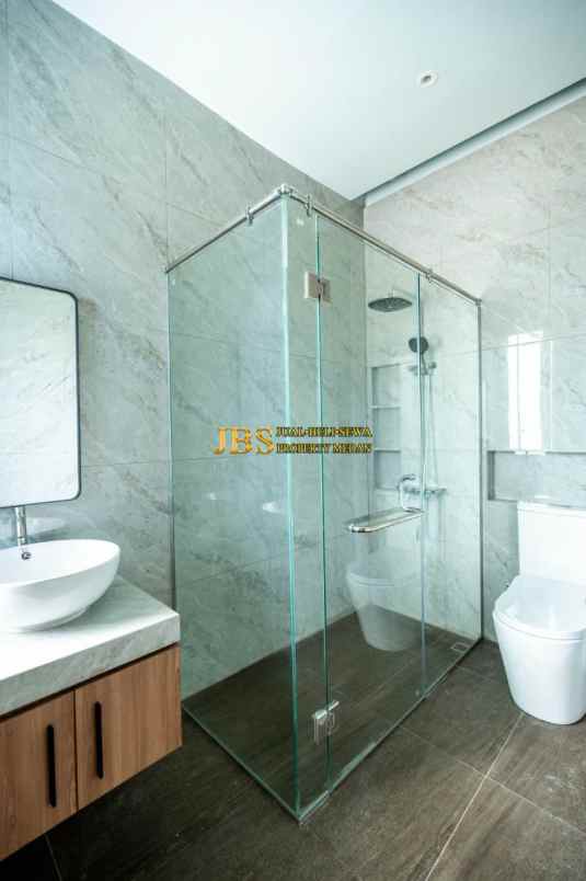 dijual rumah komplek cemara palace