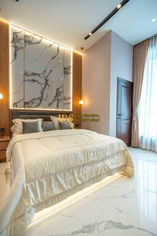 dijual rumah komplek cemara palace