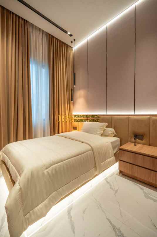 dijual rumah komplek cemara palace