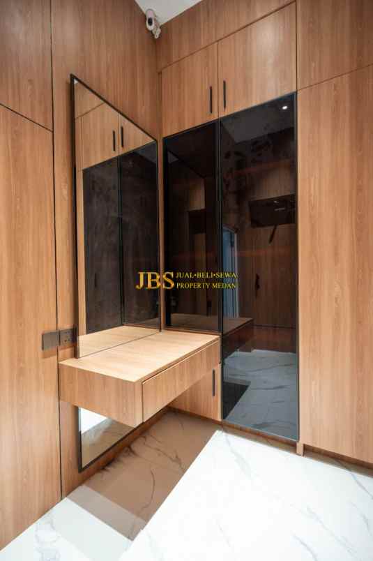 dijual rumah komplek cemara palace