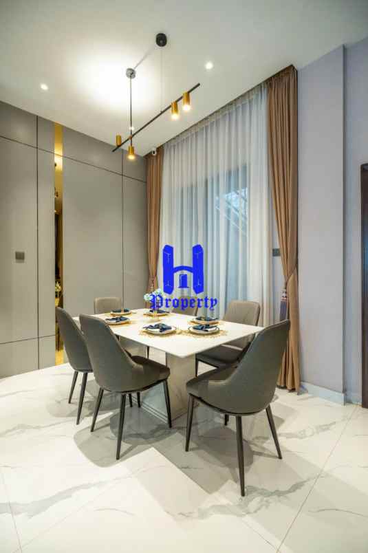 dijual rumah komplek cemara palace