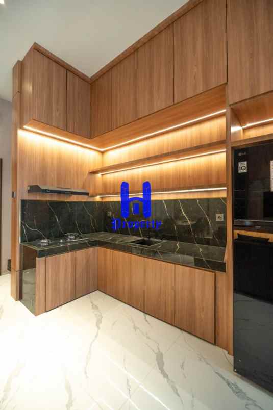 dijual rumah komplek cemara palace