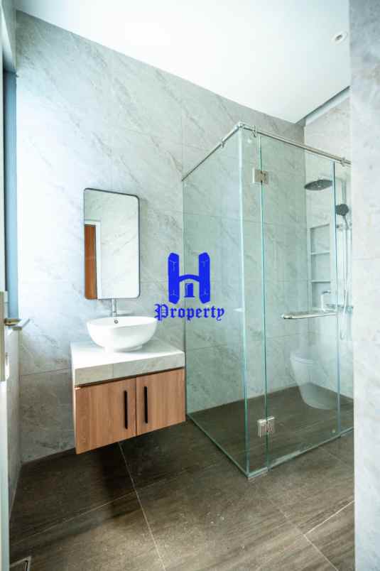 dijual rumah komplek cemara palace