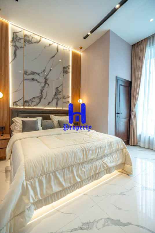 dijual rumah komplek cemara palace