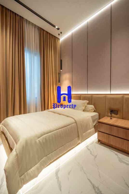 dijual rumah komplek cemara palace