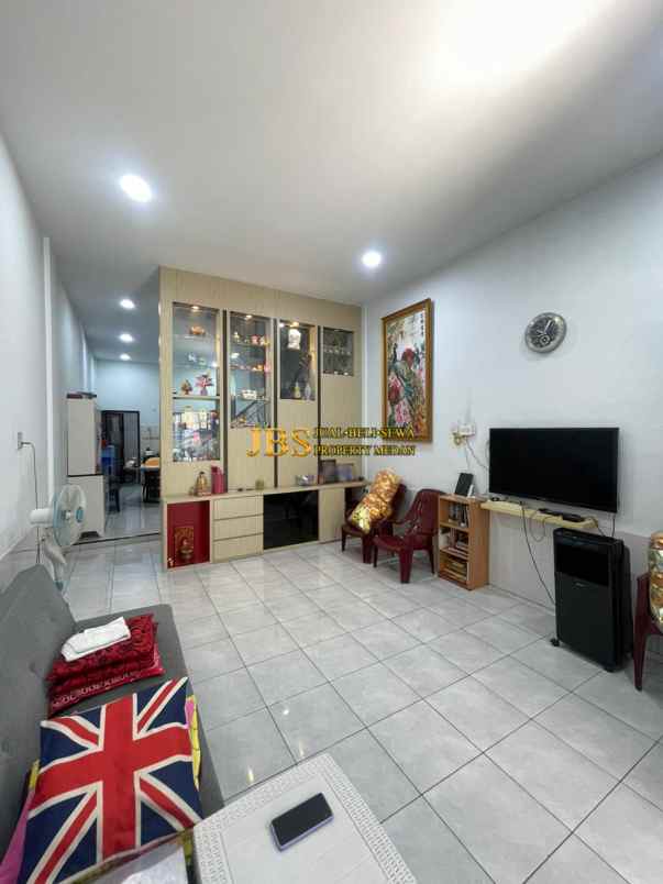 dijual rumah komplek cemara residence