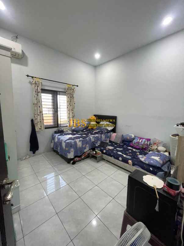 dijual rumah komplek cemara residence