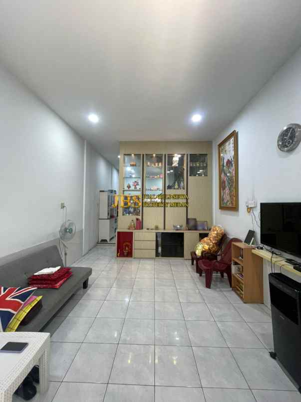 dijual rumah komplek cemara residence