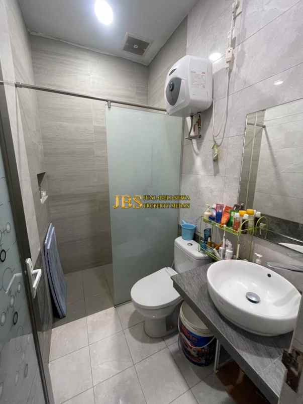 dijual rumah komplek cemara residence