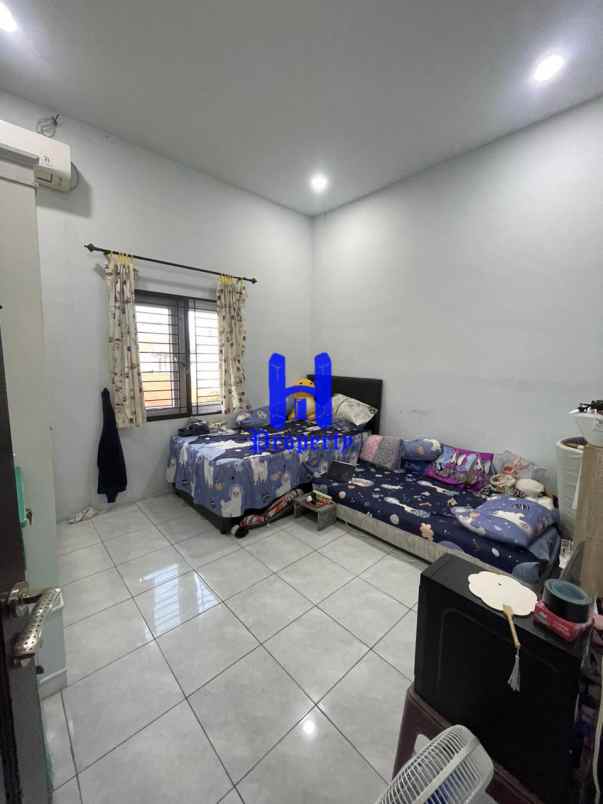 dijual rumah komplek cemara residence