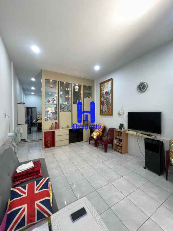 dijual rumah komplek cemara residence