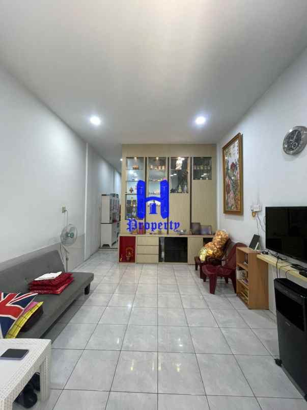 dijual rumah komplek cemara residence