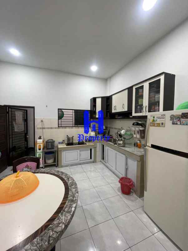 dijual rumah komplek cemara residence