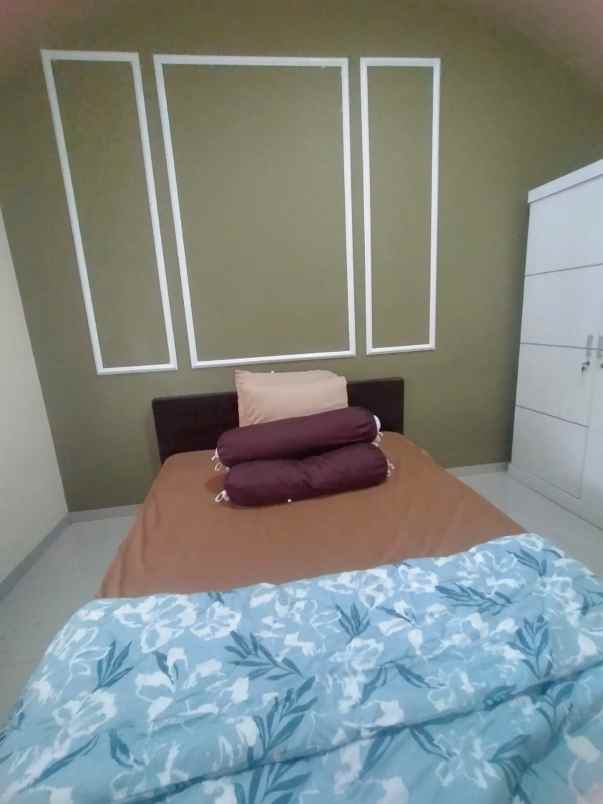 dijual rumah komplek cisaranten kulon