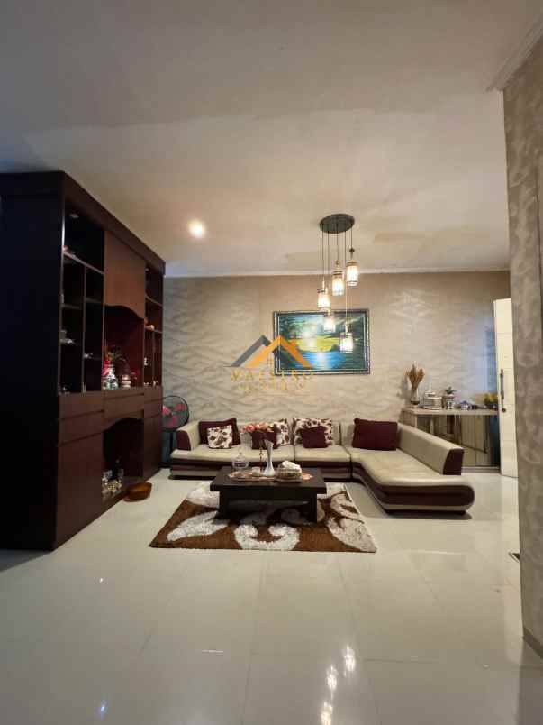 dijual rumah komplek citraland gama