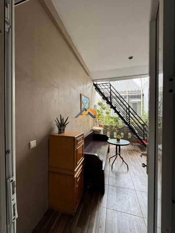dijual rumah komplek citraland gama