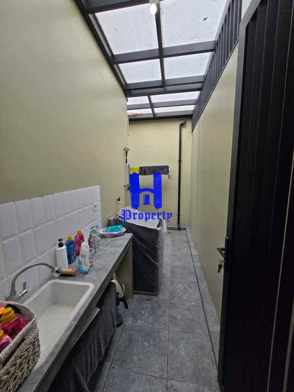 dijual rumah komplek damansara private