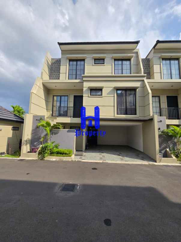dijual rumah komplek damansara private