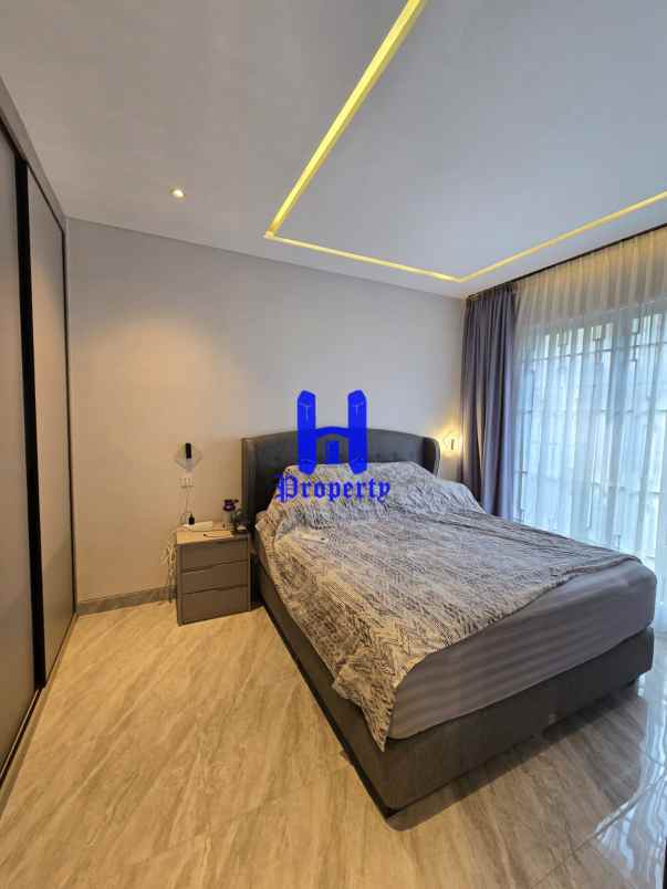 dijual rumah komplek damansara private