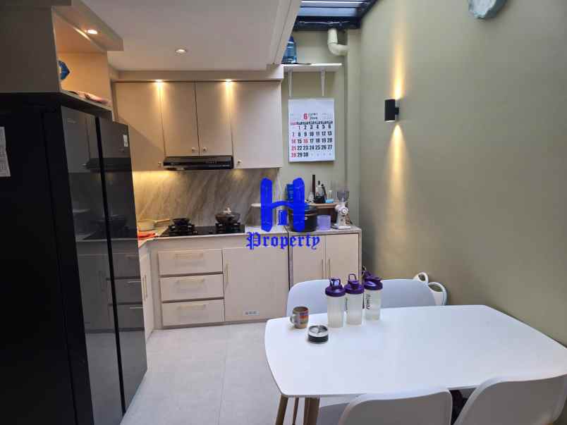 dijual rumah komplek damansara private