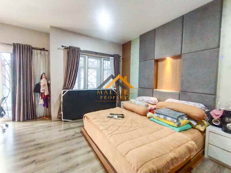 dijual rumah komplek givency one type