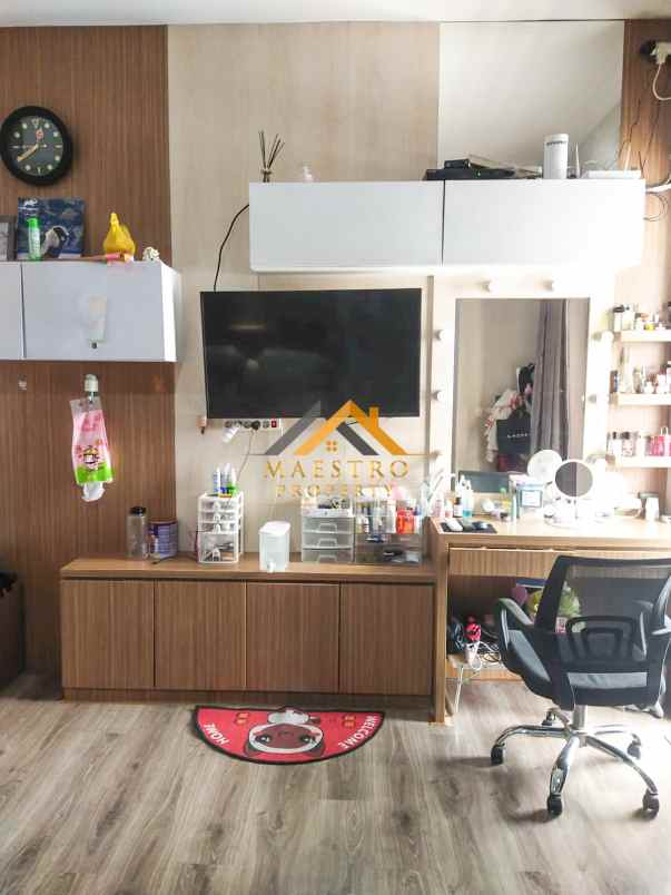 dijual rumah komplek givency one type