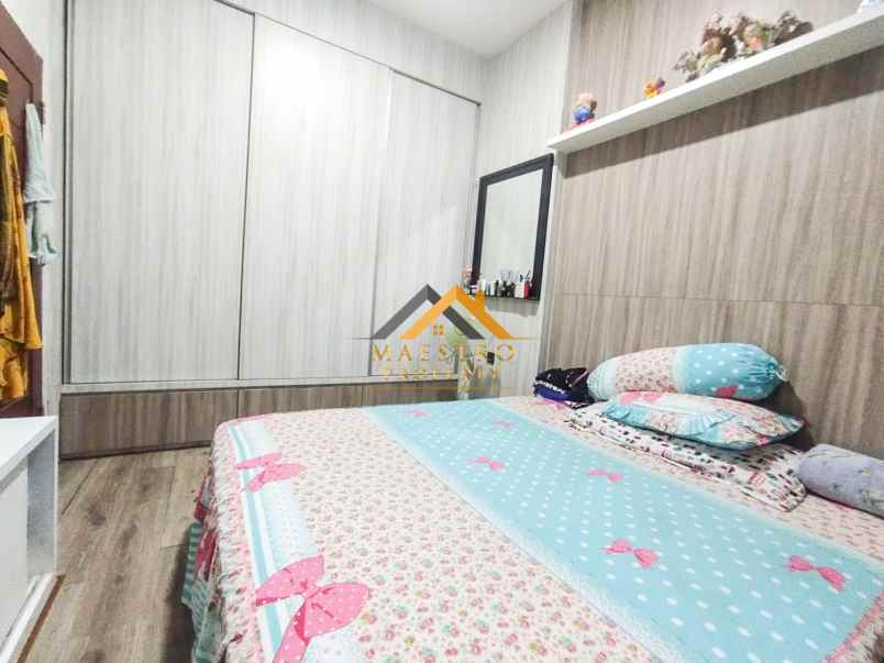 dijual rumah komplek givency one type