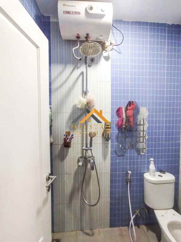 dijual rumah komplek givency one type