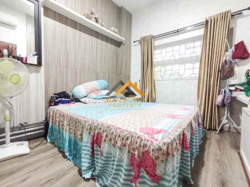 dijual rumah komplek givency one type