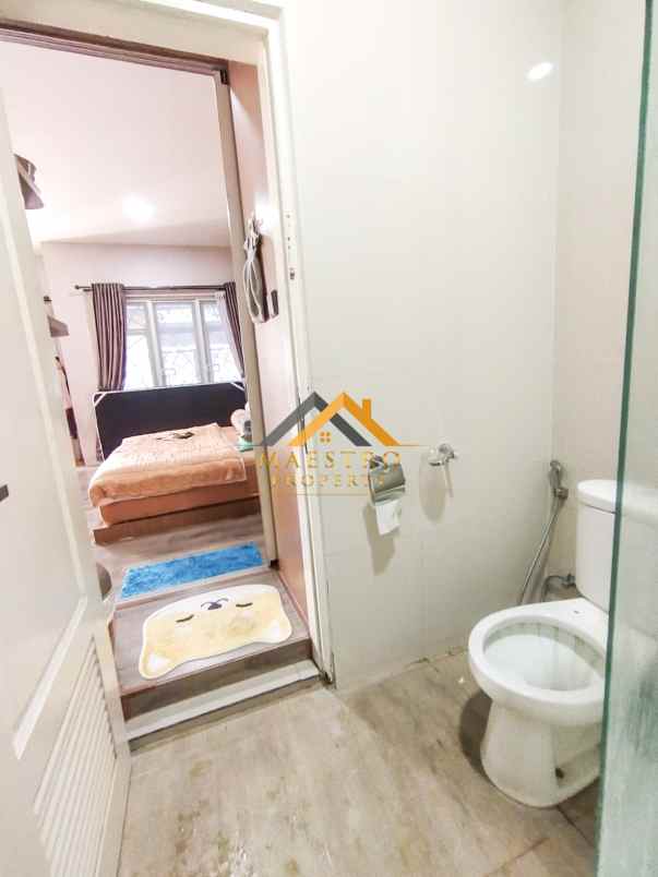 dijual rumah komplek givency one type