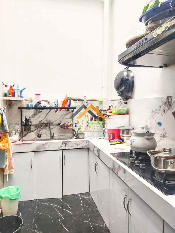 dijual rumah komplek givency one type