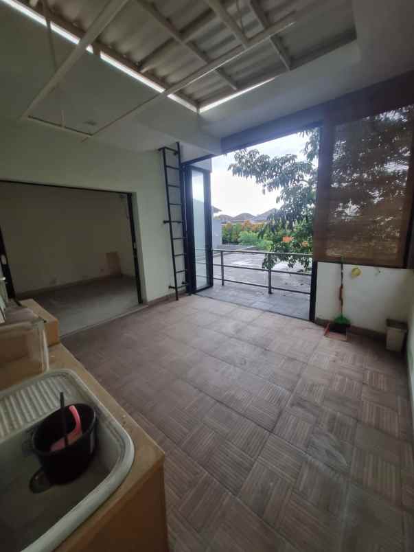 dijual rumah komplek golden park 2