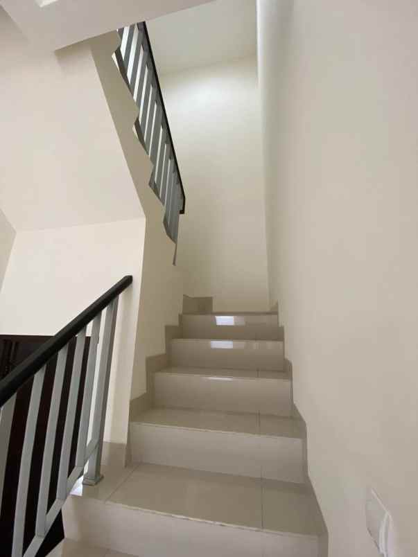 dijual rumah komplek jakapermai bekasi