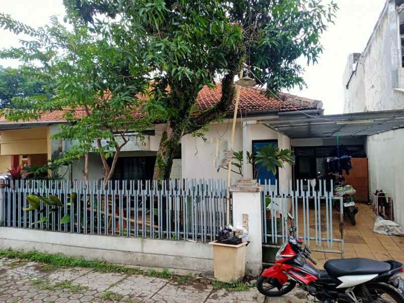 dijual rumah komplek mitra manunggal