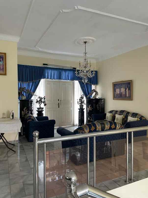 dijual rumah komplek pondok kelapa