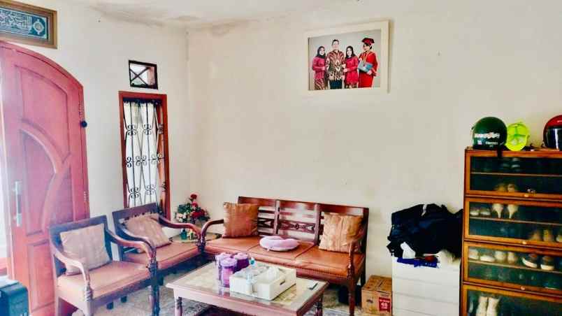 dijual rumah komplek sekelimus buahbatu