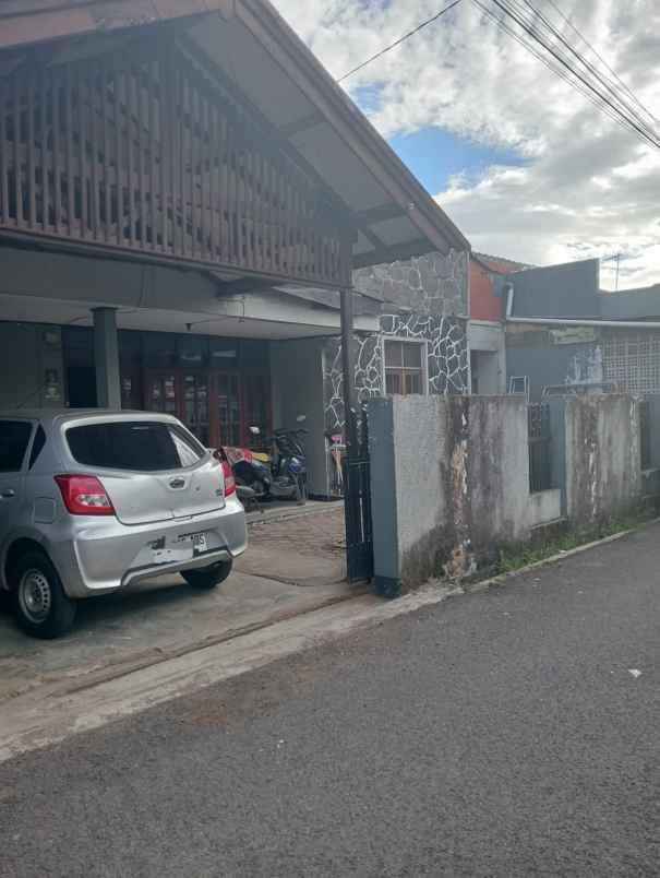 dijual rumah komplek sekelimus buahbatu